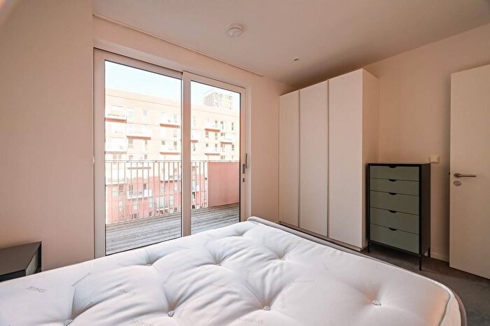 3 Bedroom Flat To Rent In Fortuna House, East Village, Stratford, London, E20
