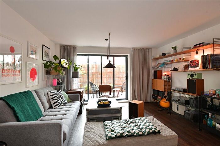 2 Bedroom Flat For Sale In Spring Place, Barking, Essex, IG11