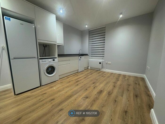 Studio To Rent In Fore Street, London, N9