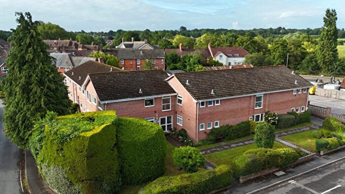 2 Bedroom Flat For Sale In Allen Road, Wimborne, BH21