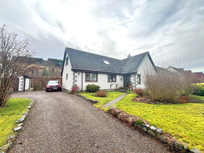 6 Bedroom Detached House For Sale In Lingay Lewiston, Drumnadrochit, Inverness, IV63