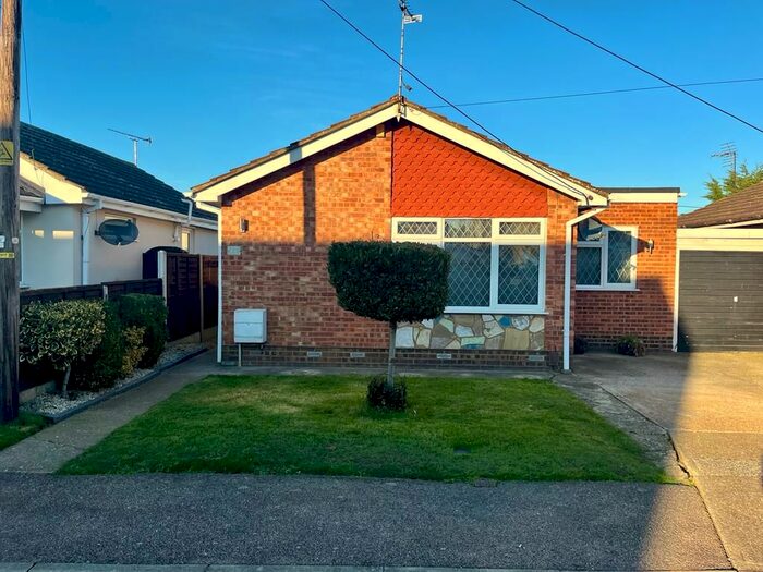 2 Bedroom Bungalow To Rent In Heideburg Road, Canvey Island, SS8