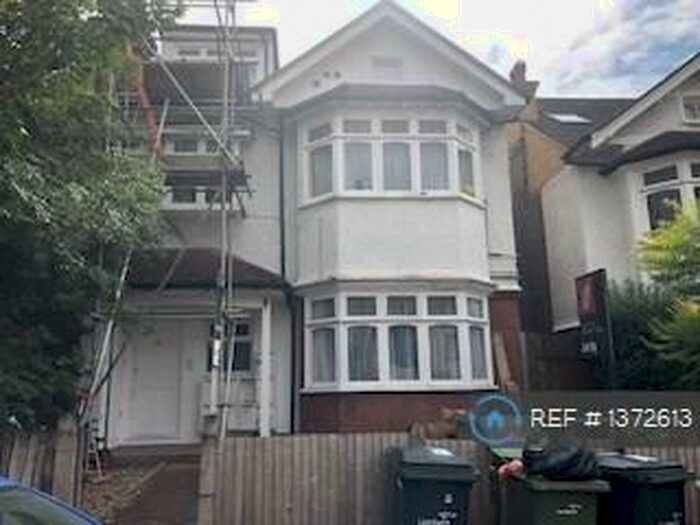 2 Bedroom Flat To Rent In Deepdene Road, London, SE5