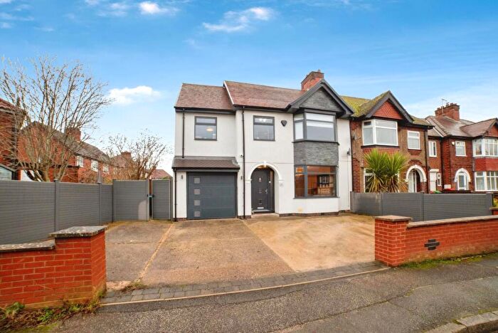 4 Bedroom Semi Detached House For Sale In Columbia Avenue, Sutton-in-Ashfield, NG17
