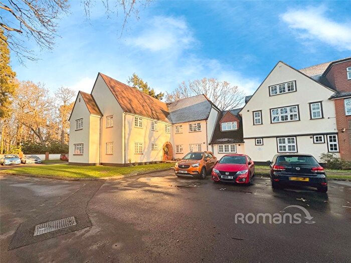 1 Bedroom Flat For Sale In The Maultway, Camberley, Surrey, GU15