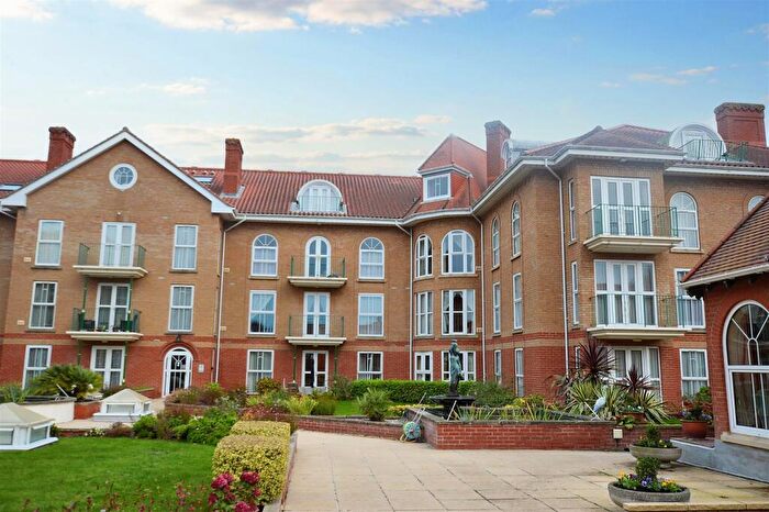 2 Bedroom Apartment For Sale In Colne Road, Cromer, NR27