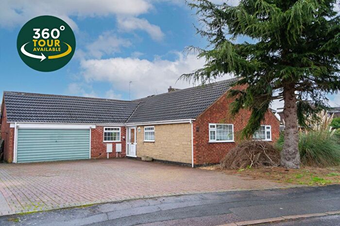 3 Bedroom Detached Bungalow To Rent In Farndale, Wigston, Leicester, LE18