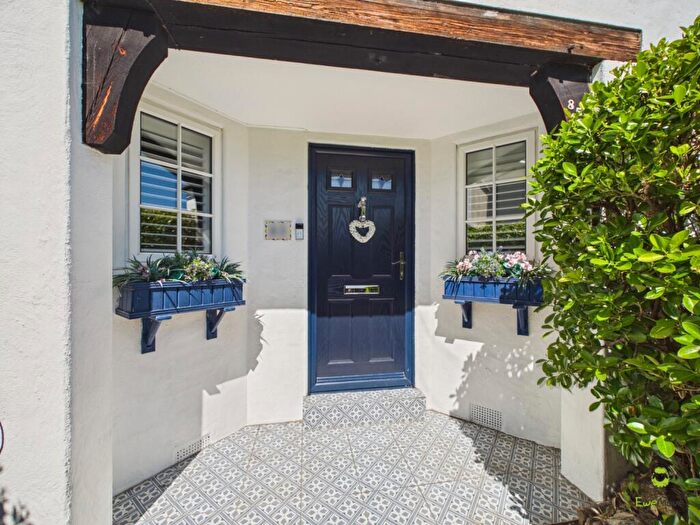 3 Bedroom Terraced House For Sale In Congreve Road, London, SE9