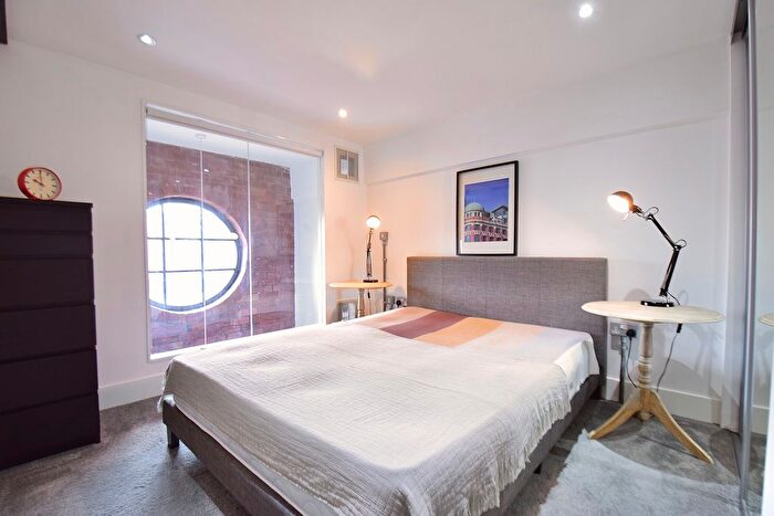 2 Bedroom Flat To Rent In New York Road, Leeds, LS2