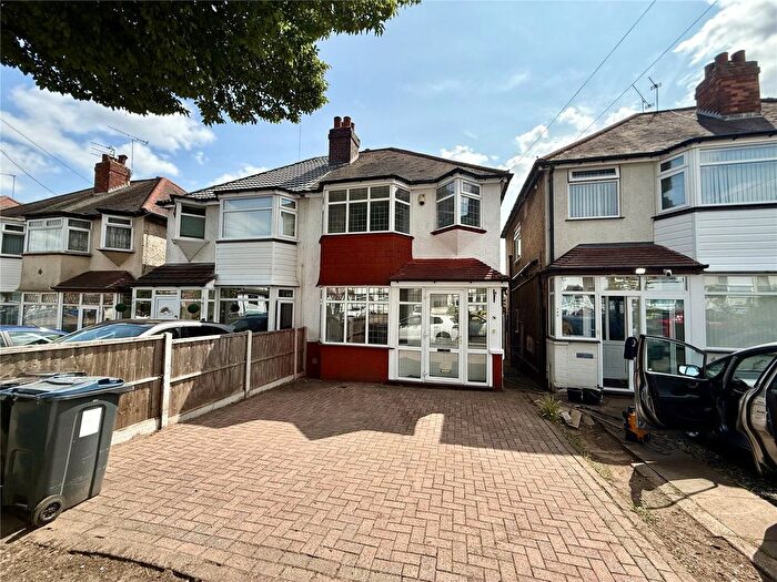 3 Bedroom Semi-Detached House For Sale In Brays Road, Yardley, Birmingham, B26
