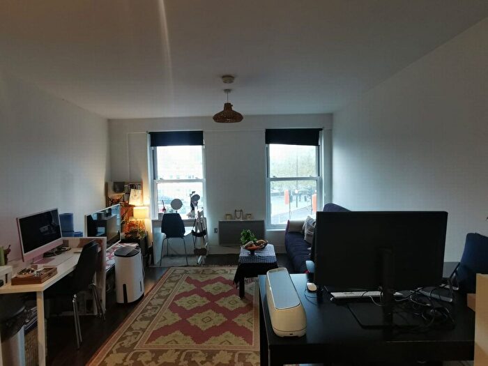 1 Bedroom Flat To Rent In High Road, Tottenham, N17