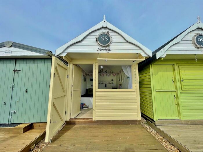 Chalet For Sale In Pier Approach, Walton On The Naze, CO14