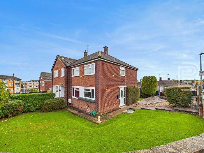 3 Bedroom Semi Detached House For Sale In Collingwood Avenue, Bilton, Rugby, CV22