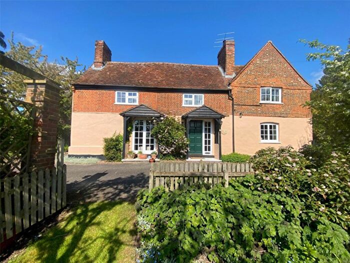 4 Bedroom Detached House For Sale In Barton Road, Pulloxhill, Bedfordshire, MK45
