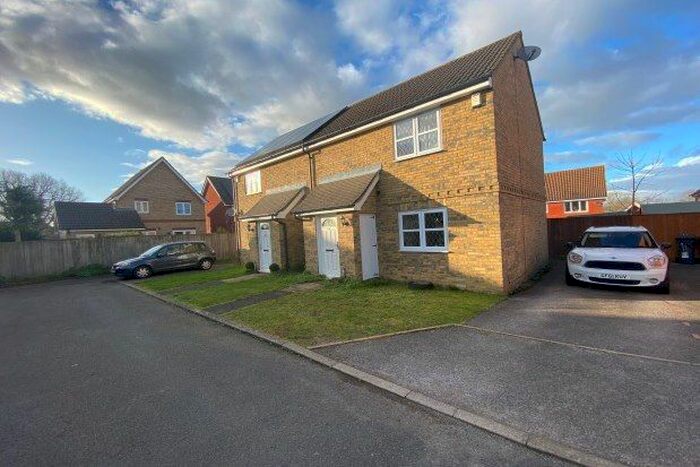 2 Bedroom Property To Rent In Monro Drive, Guildford, GU2