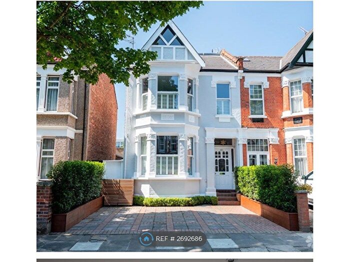 1 Bedroom Flat To Rent In Chatsworth Gardens, London, W3