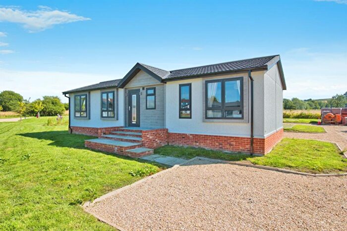 2 Bedroom Park Home For Sale In Bath & West Lodge Park, Cannards Grave, Shepton Mallet, BA4