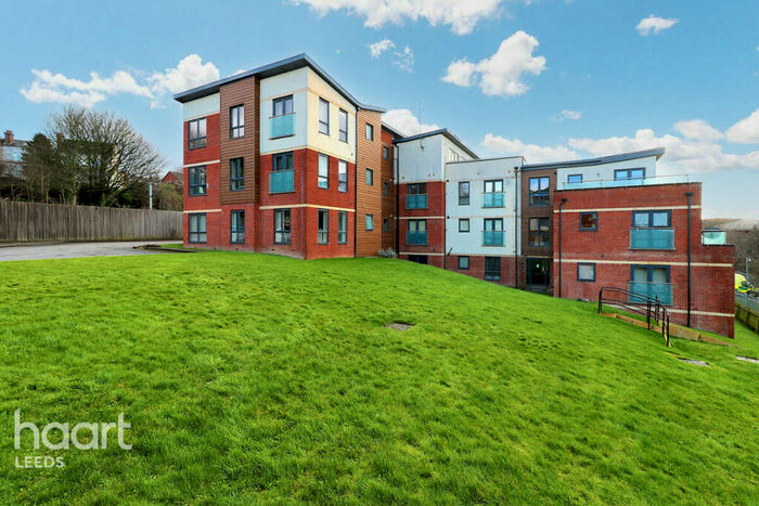 2 Bedroom Apartment For Sale In Tudor Way, Leeds, LS11