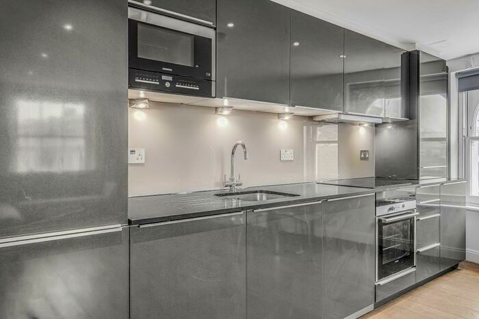 2 Bedroom Flat To Rent In Fulham Road, London, SW10