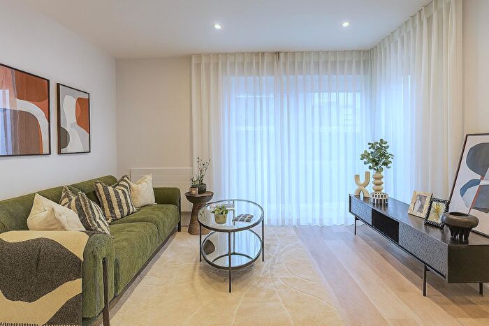 1 Bedroom Apartment For Sale In Sunapee Road, Reading, RG2