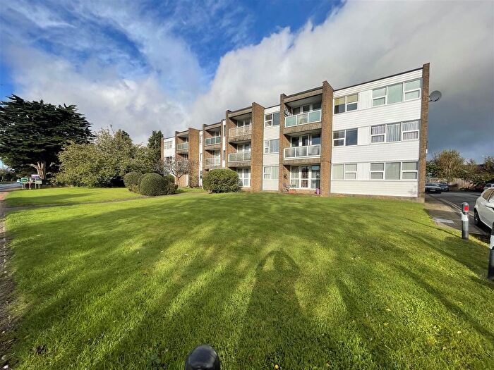 1 Bedroom Flat To Rent In Littlehampton Road, Worthing, BN13