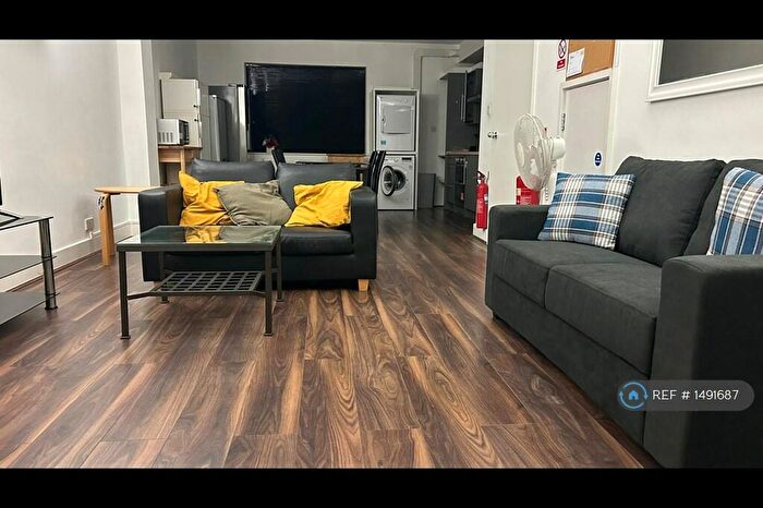 4 Bedroom Terraced House To Rent In Old Library Court, London, E14