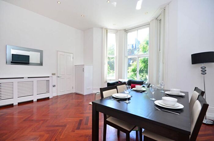 1 Bedroom Flat To Rent In Redcliffe Gardens, Chelsea, London, SW10