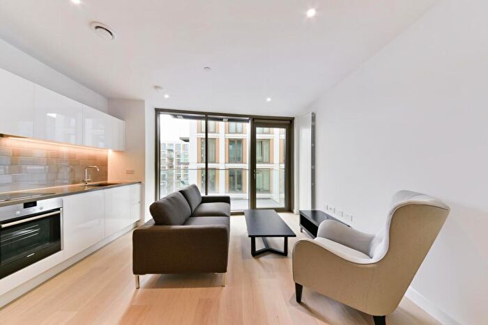 1 Bedroom Apartment For Sale In Windlass House, Schooner Road, E16