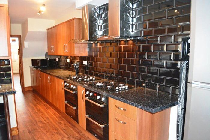 8 Bedroom Terraced House To Rent In Minny Street, Cathays, CF24