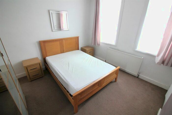 2 Bedroom Property To Rent In Myrtle Road, Hounslow, TW3