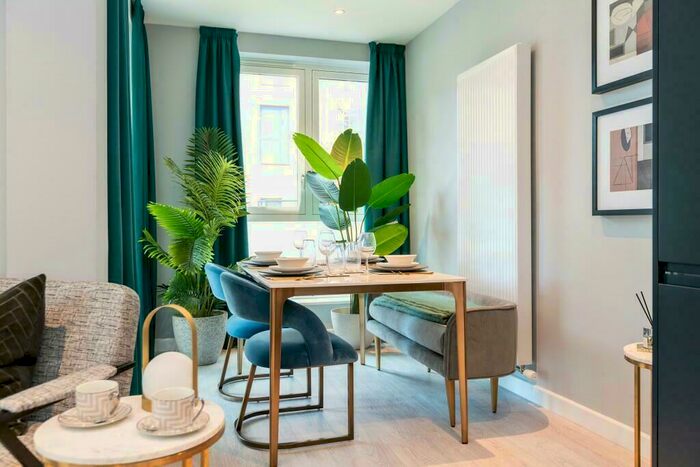 1 Bedroom Apartment For Sale In Holcombe Mansions, Mulberry Circus, IG11