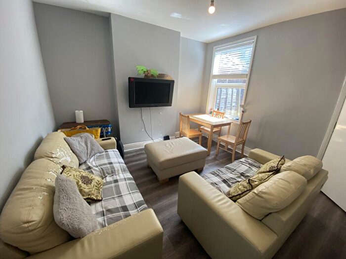 5 Bedroom House To Rent In Tiverton Road, Selly Oak, West Midlands, B29