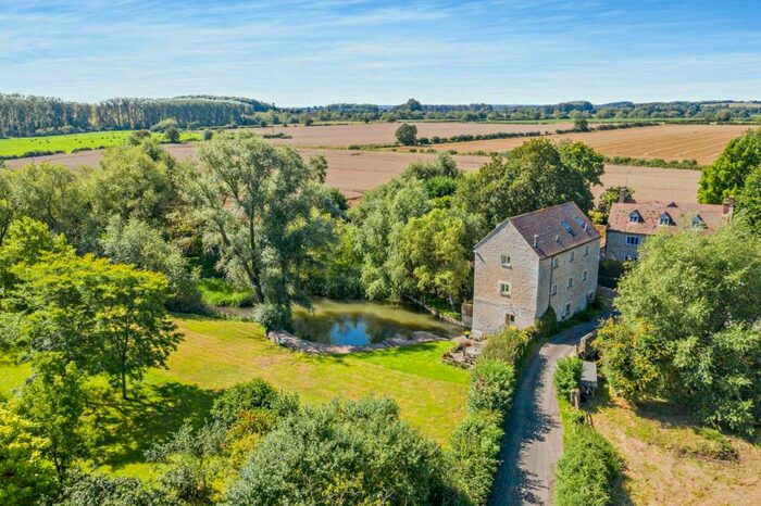 4 Bedroom Detached House For Sale In Cuddesdon, Oxford, Oxfordshire, OX44