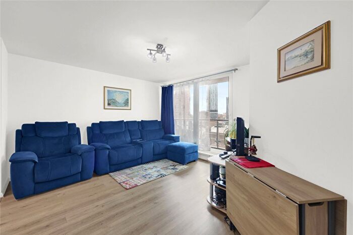 2 Bedroom Flat For Sale In Hanover House, St George Wharf, Vauxhall, London, SW8