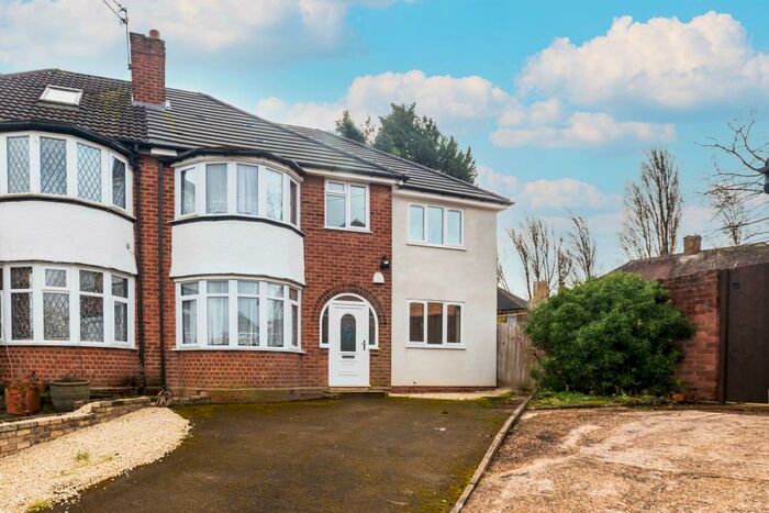 6 Bedroom Semi-Detached House To Rent In Ridge Close, Birmingham, B13