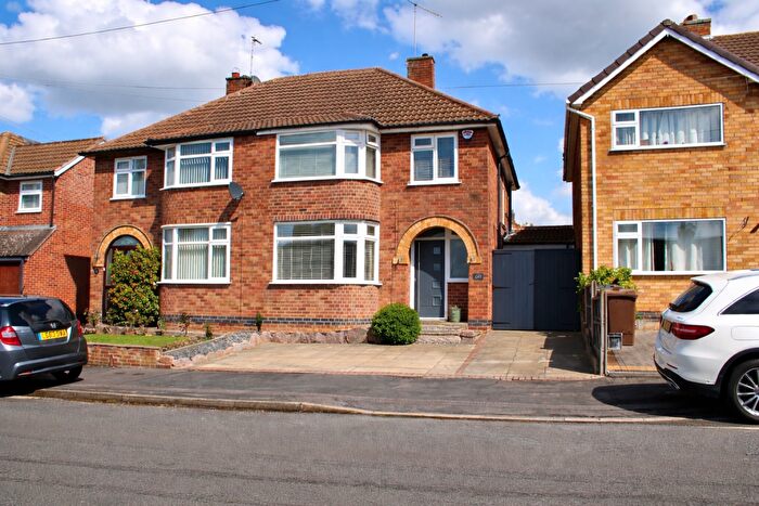 3 Bedroom Semi-Detached House For Sale In Queensgate Drive, Birstall, Leicester, LE4