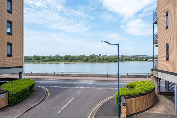2 Bedroom Flat For Sale In Valetta Way, Rochester, ME1