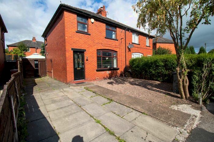 3 Bedroom Semi-Detached House To Rent In St Kilda Avenue, Kearsley, Bolton, BL4