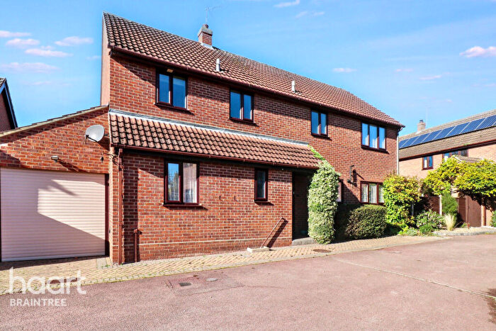 4 Bedroom Detached House For Sale In The Cloisters, Braintree, CM7