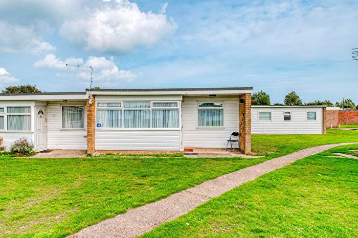 2 Bedroom Chalet For Sale In Sunbeach Holiday Park, California, NR29