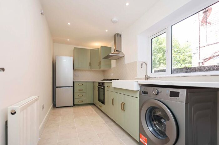 4 Bedroom Terraced House To Rent In Katherine Road, Bearwood, B67