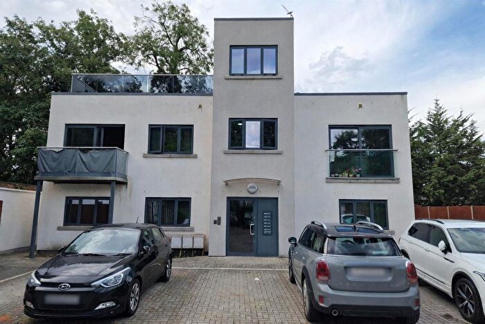 2 Bedroom Flat To Rent In Gardner Close, Wanstead, E11