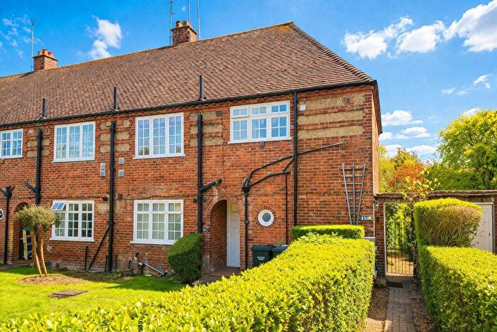 2 Bedroom Flat For Sale In Falloden Way, Hampstead Garden Suburb, NW11