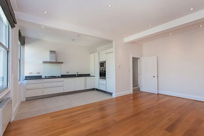 4 Bedroom Flat To Rent In Gloucester Place, London, W1U