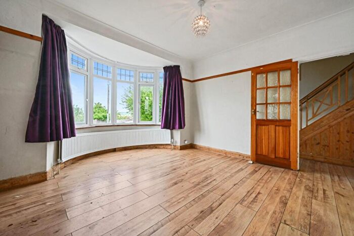 3 Bedroom Semi-Detached House For Sale In Fairfields Crescent, London, NW9
