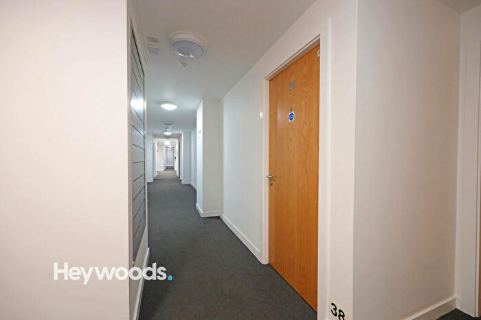 1 Bedroom Flat For Sale In Flat, Keele House, The Midway, Newcastle-under-Lyme, Staffordshire, ST5