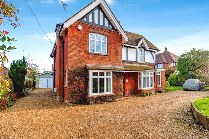 4 Bedroom Detached House For Sale In Clarence Road, Lyndhurst, Hampshire, SO43