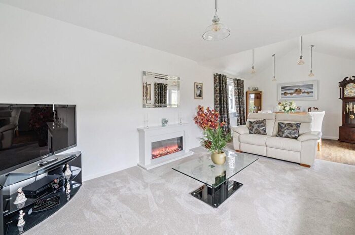 4 Bedroom Bungalow For Sale In Critchill Road, Frome, BA11