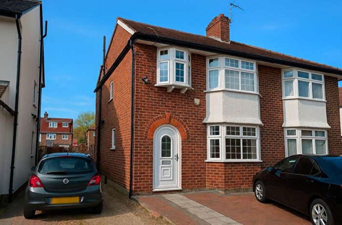 5 Bedroom Semi-Detached House To Rent In Methuen Road, Edgware, HA8