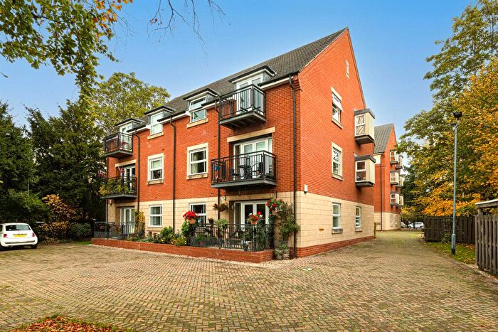 2 Bedroom Apartment For Sale In Stoneleigh, Knighton Park Road, Leicester, LE2